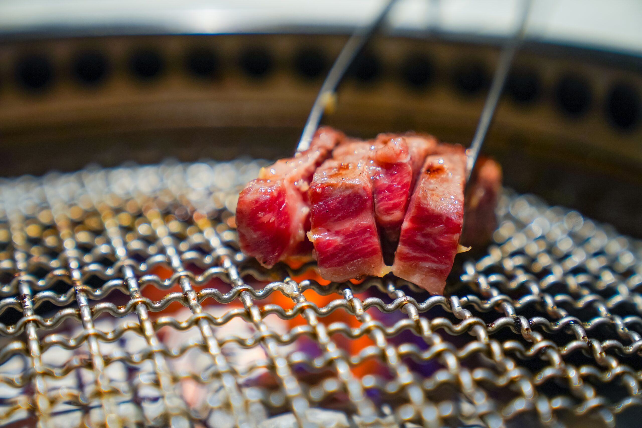 【台中西屯│美食】燒肉風間 Kazama | 老虎城店。洞穴風燒肉空間，和牛套餐大口吃燒肉，附餐選擇多又美味 @Jason&#039;s Life