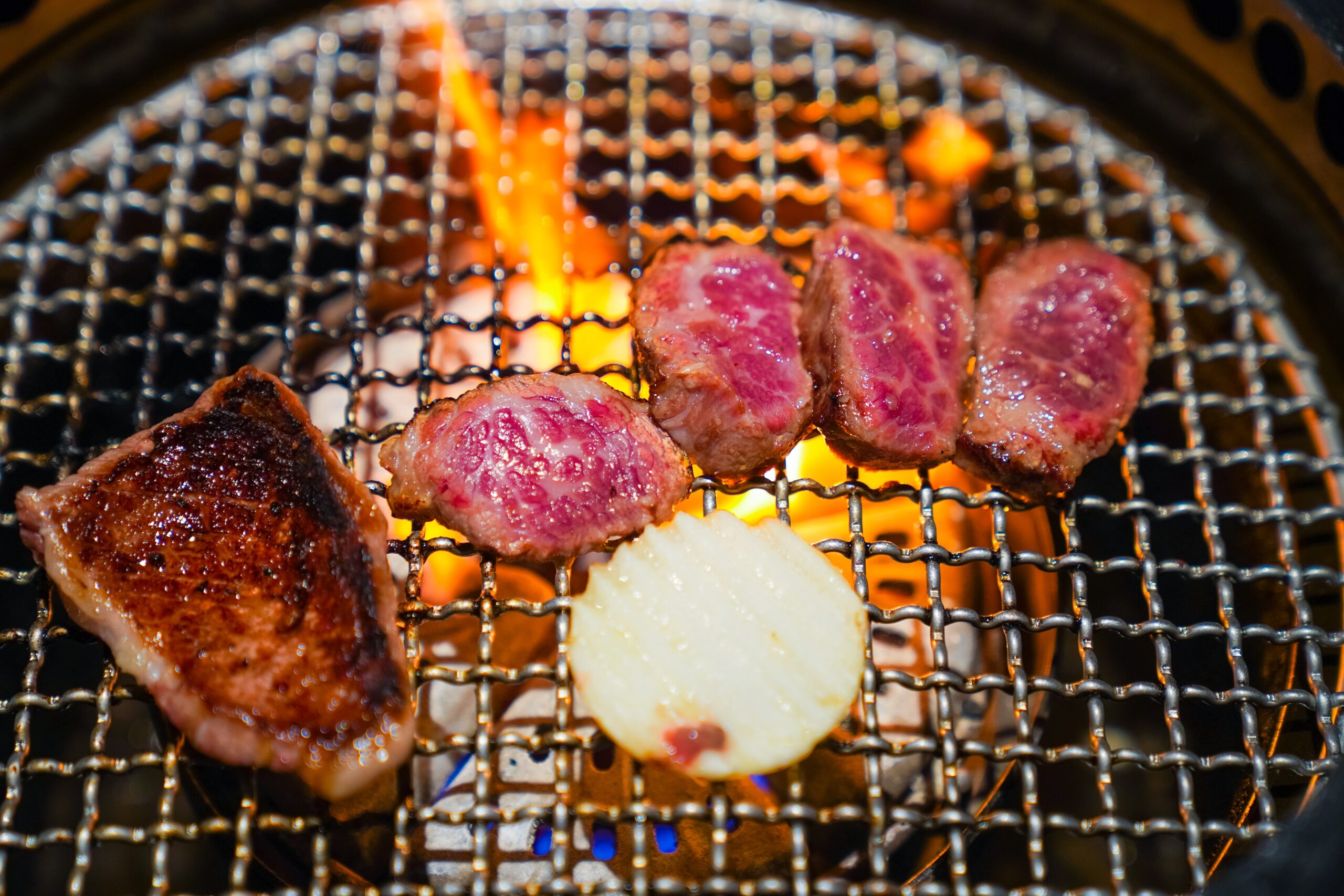 【台中西屯│美食】燒肉風間 Kazama | 老虎城店。洞穴風燒肉空間，和牛套餐大口吃燒肉，附餐選擇多又美味 @Jason&#039;s Life