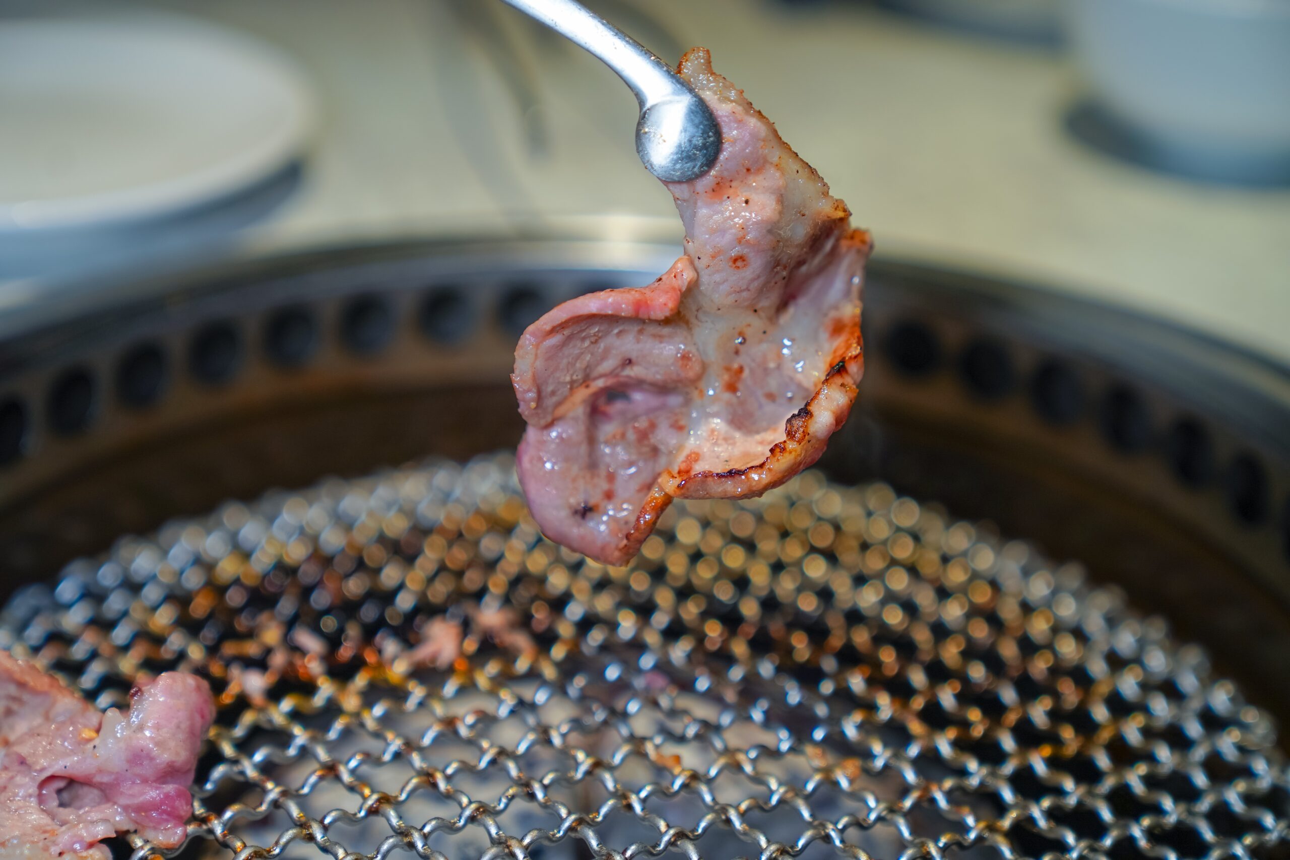 【台中西屯│美食】燒肉風間 Kazama | 老虎城店。洞穴風燒肉空間，和牛套餐大口吃燒肉，附餐選擇多又美味 @Jason&#039;s Life