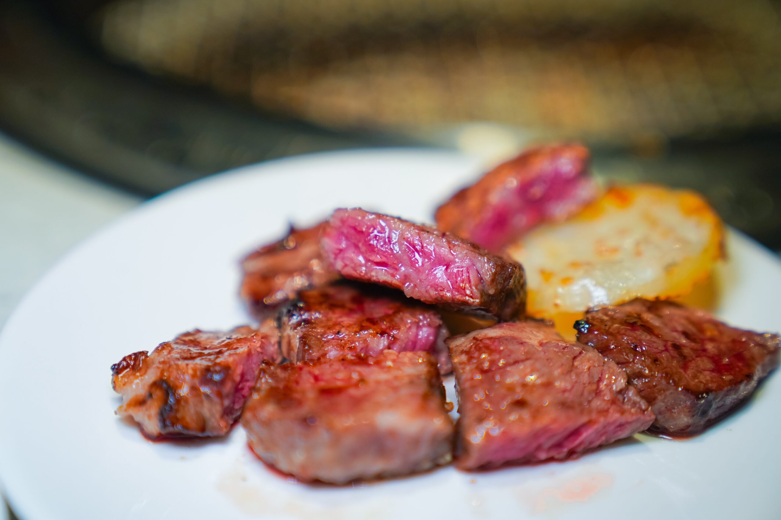 【台中西屯│美食】燒肉風間 Kazama | 老虎城店。洞穴風燒肉空間，和牛套餐大口吃燒肉，附餐選擇多又美味 @Jason&#039;s Life